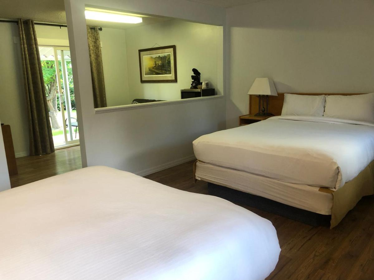 Bavarian Orchard Motel クレストン エクステリア 写真